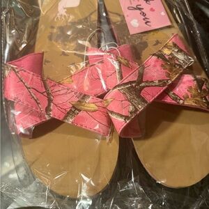 Mossy Oak Pink and Brown Women's Sandals